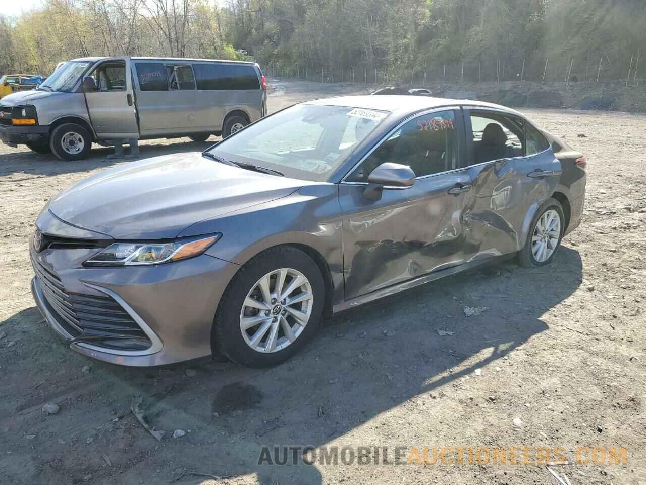 4T1R11AK5NU061866 TOYOTA CAMRY 2022