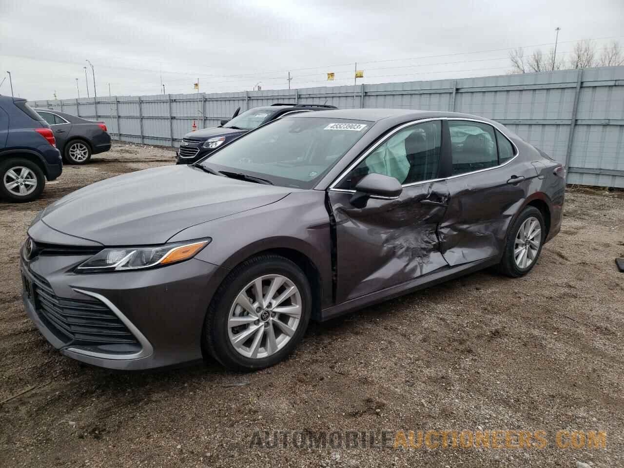 4T1R11AK5NU641330 TOYOTA CAMRY 2022