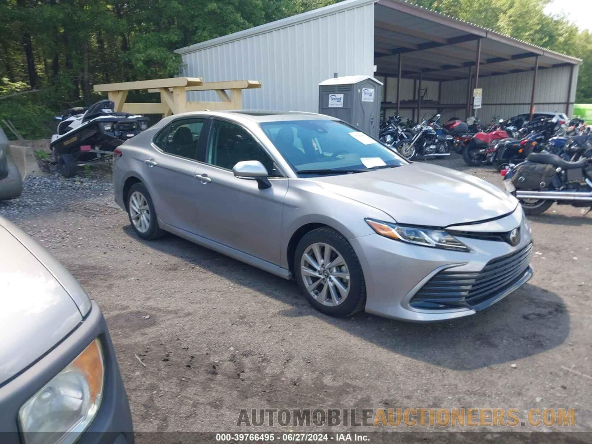 4T1R11AK5NU661593 TOYOTA CAMRY 2022