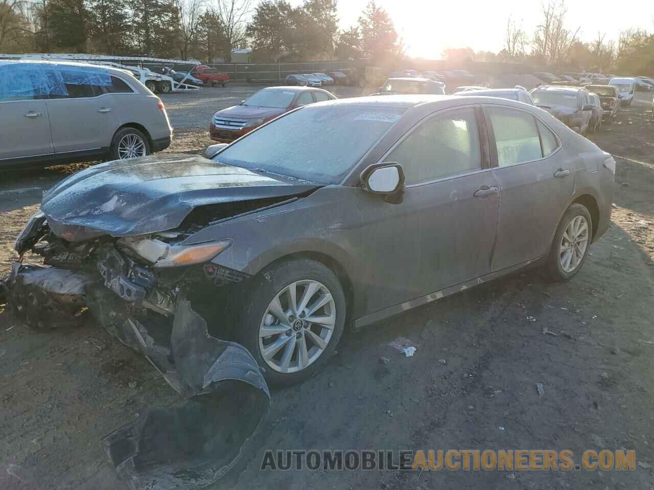 4T1R11AK6NU041674 TOYOTA CAMRY 2022