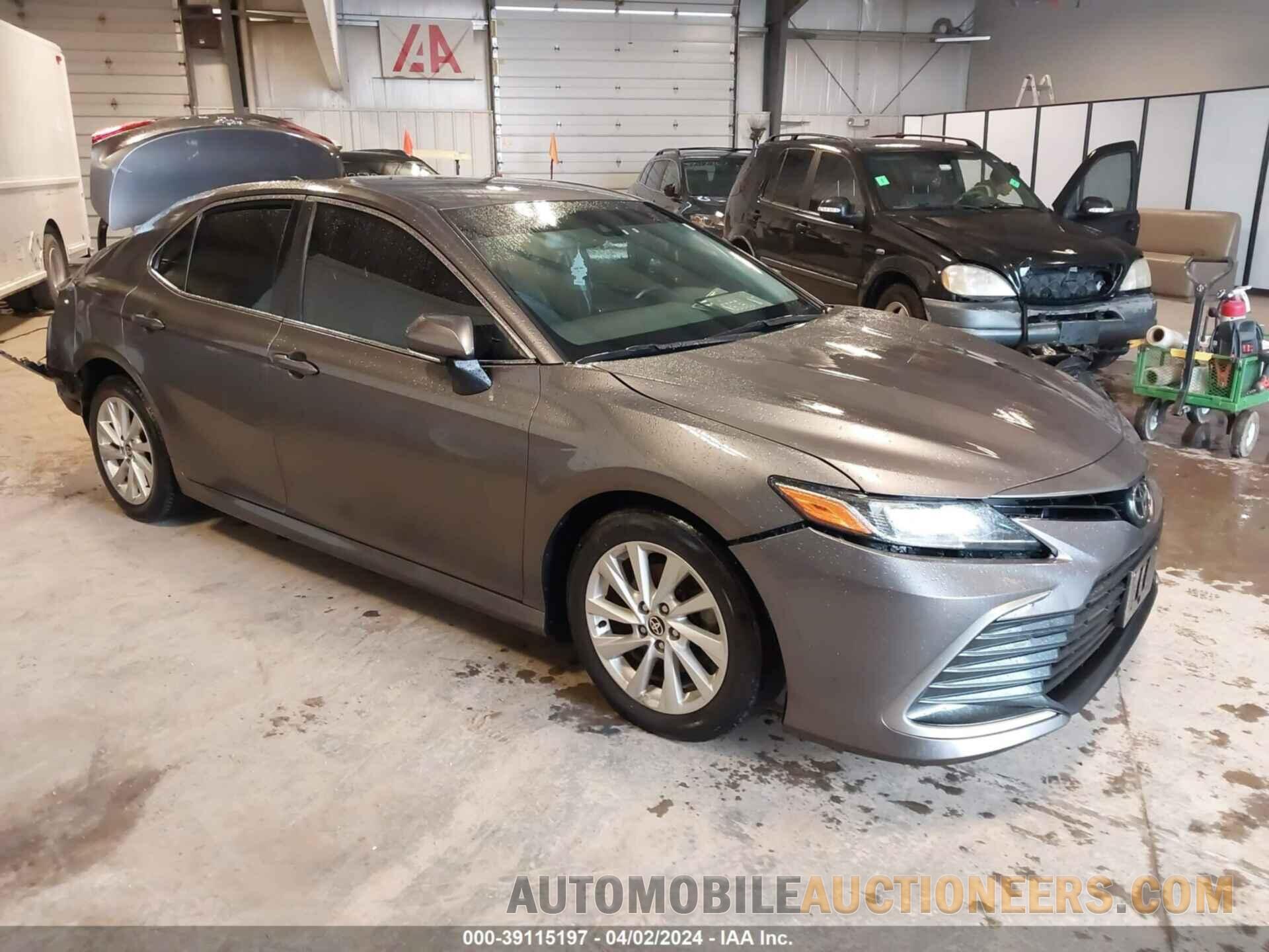 4T1R11AK6NU617554 TOYOTA CAMRY 2022