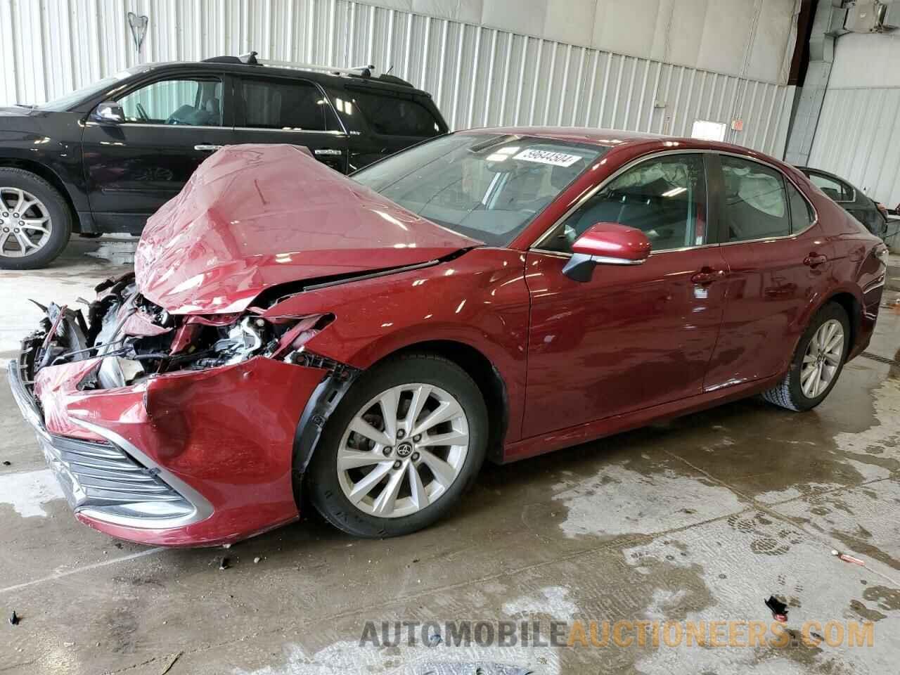 4T1R11AK6NU640056 TOYOTA CAMRY 2022