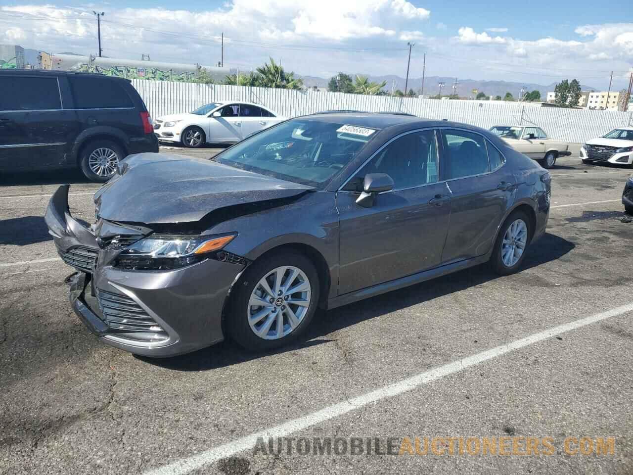 4T1R11AK9NU051888 TOYOTA CAMRY 2022