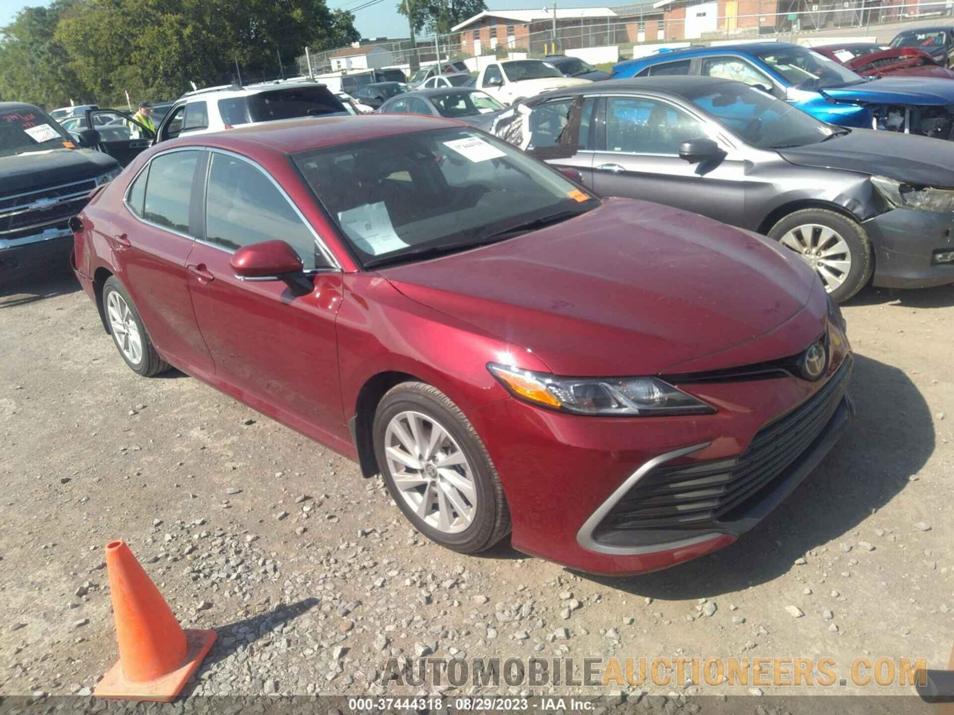 4T1R11AKXNU704180 TOYOTA CAMRY 2022