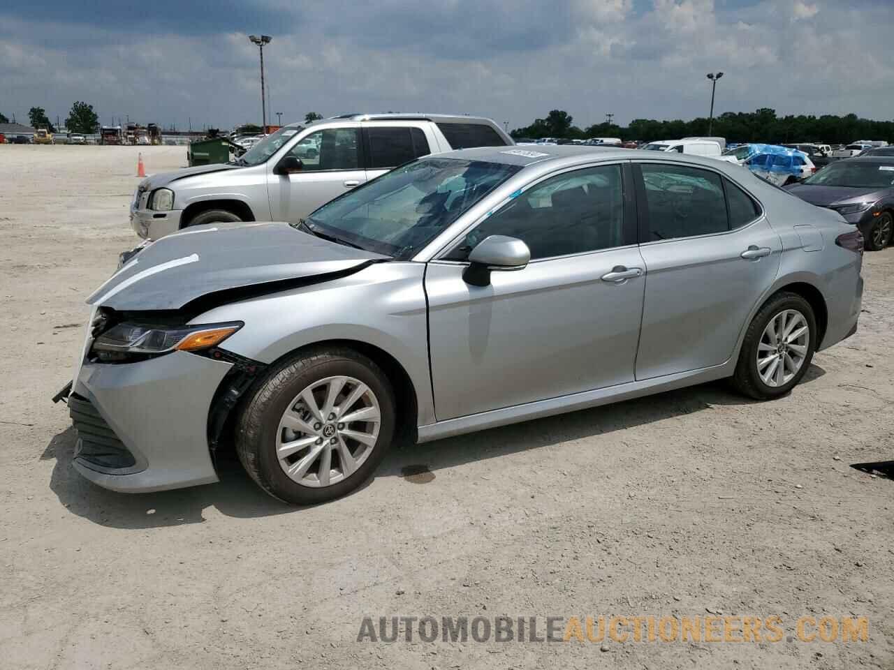 4T1R11BK0RU128796 TOYOTA CAMRY 2024