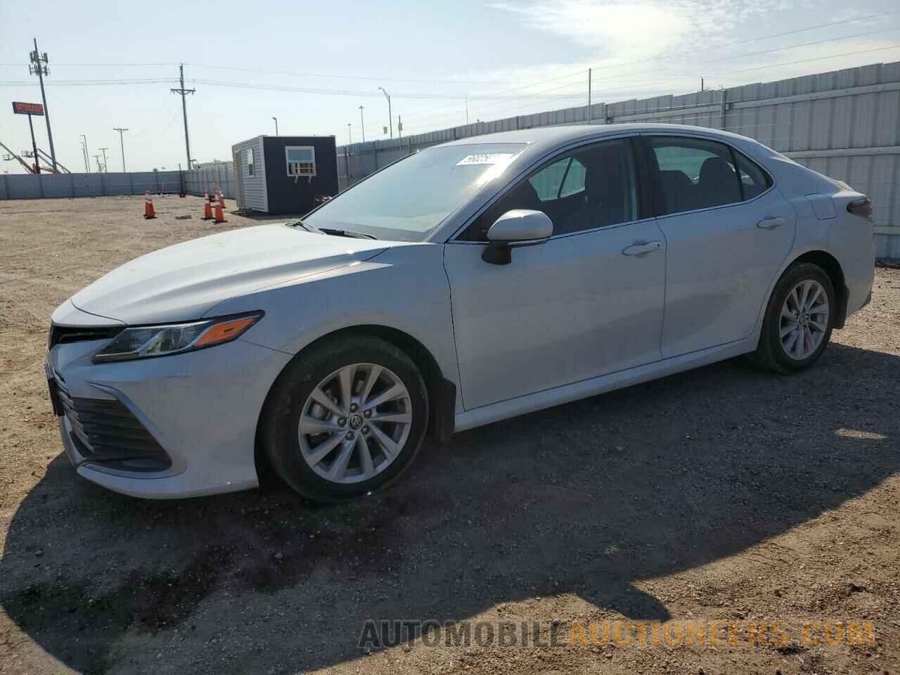 4T1R11BK3NU055112 TOYOTA CAMRY 2022