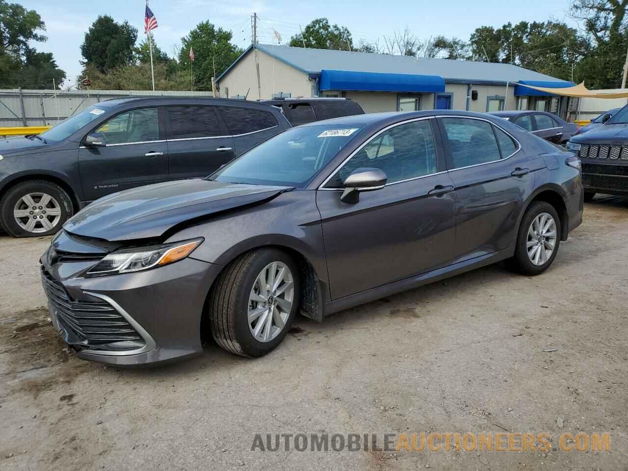 4T1R11BK3NU061167 TOYOTA CAMRY 2022