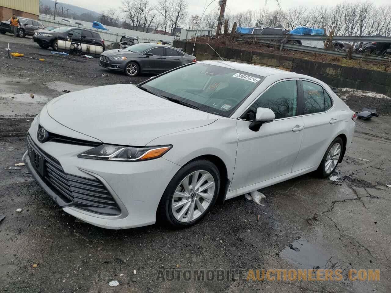 4T1R11BK8NU052092 TOYOTA CAMRY 2022