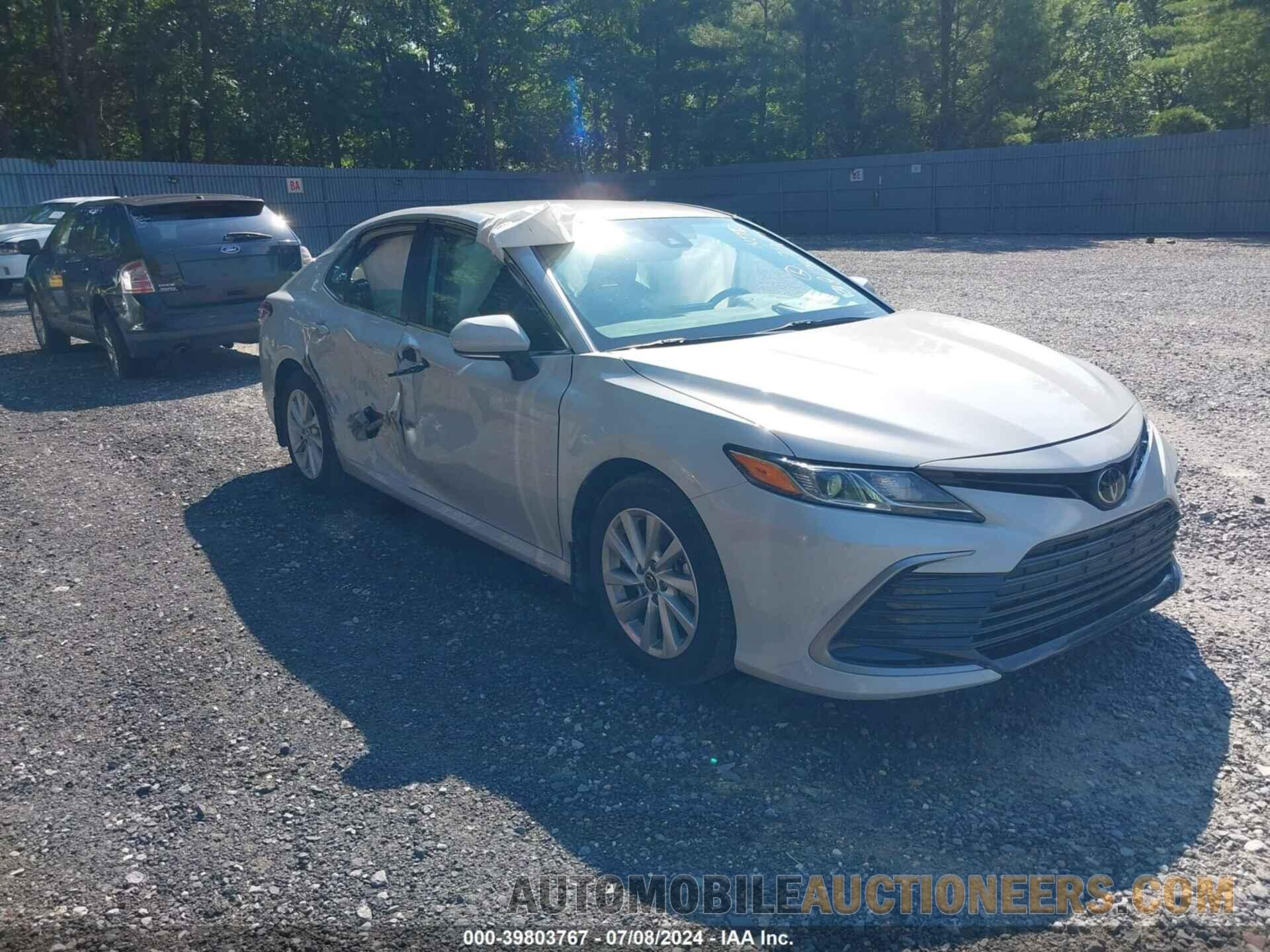 4T1R11BK8RU108179 TOYOTA CAMRY 2024