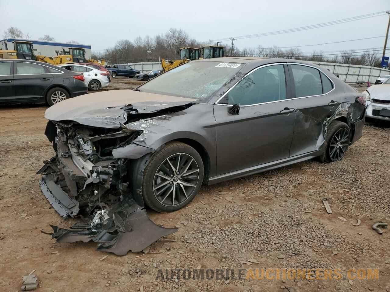 4T1S11AK1NU687352 TOYOTA CAMRY 2022