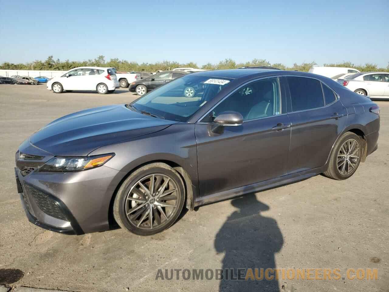 4T1S11AK7PU170124 TOYOTA CAMRY 2023