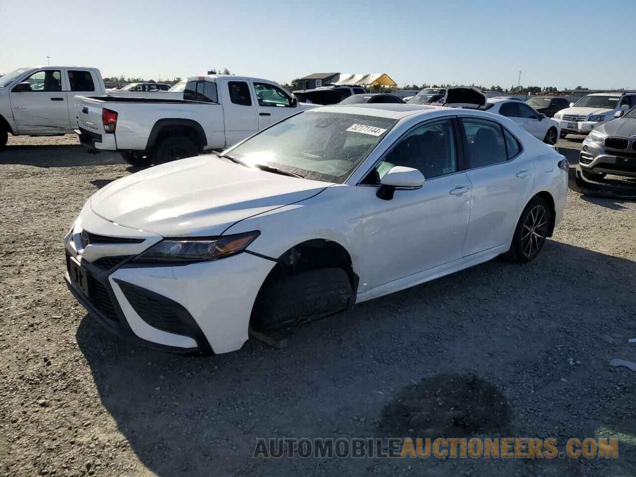 4T1S11AKXRU852871 TOYOTA CAMRY 2024