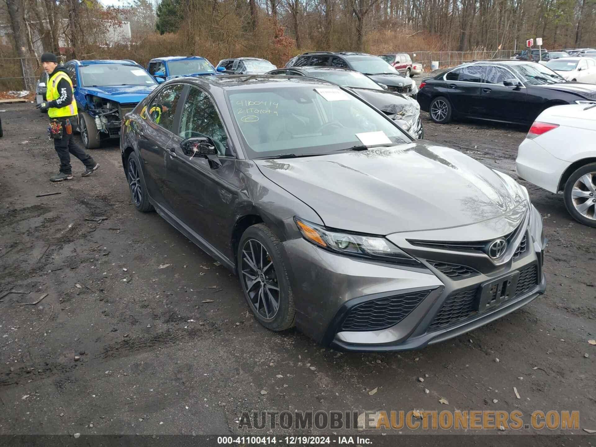 4T1T11AK0MU572048 TOYOTA CAMRY 2021