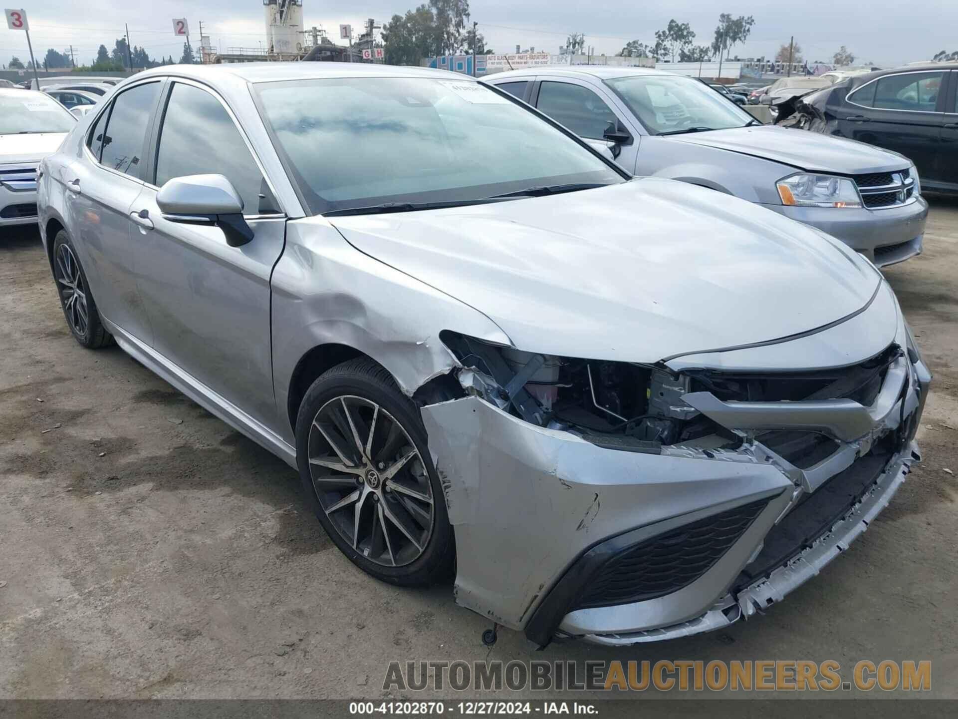 4T1T11AK0NU621220 TOYOTA CAMRY 2022