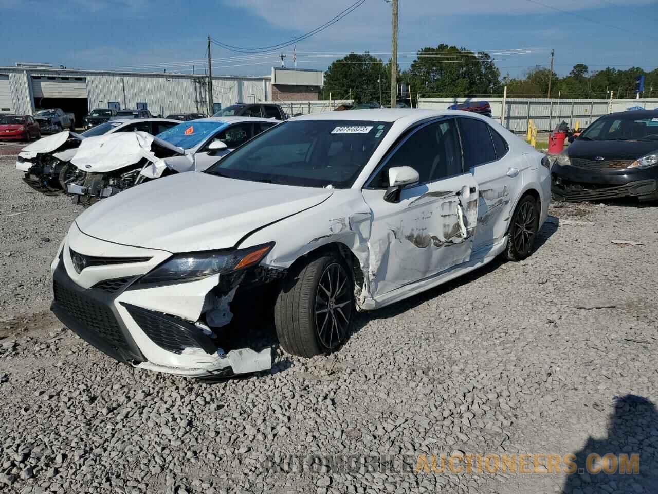 4T1T11AK1NU667526 TOYOTA CAMRY 2022