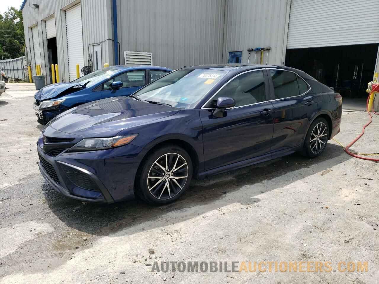 4T1T11AK1NU683015 TOYOTA CAMRY 2022