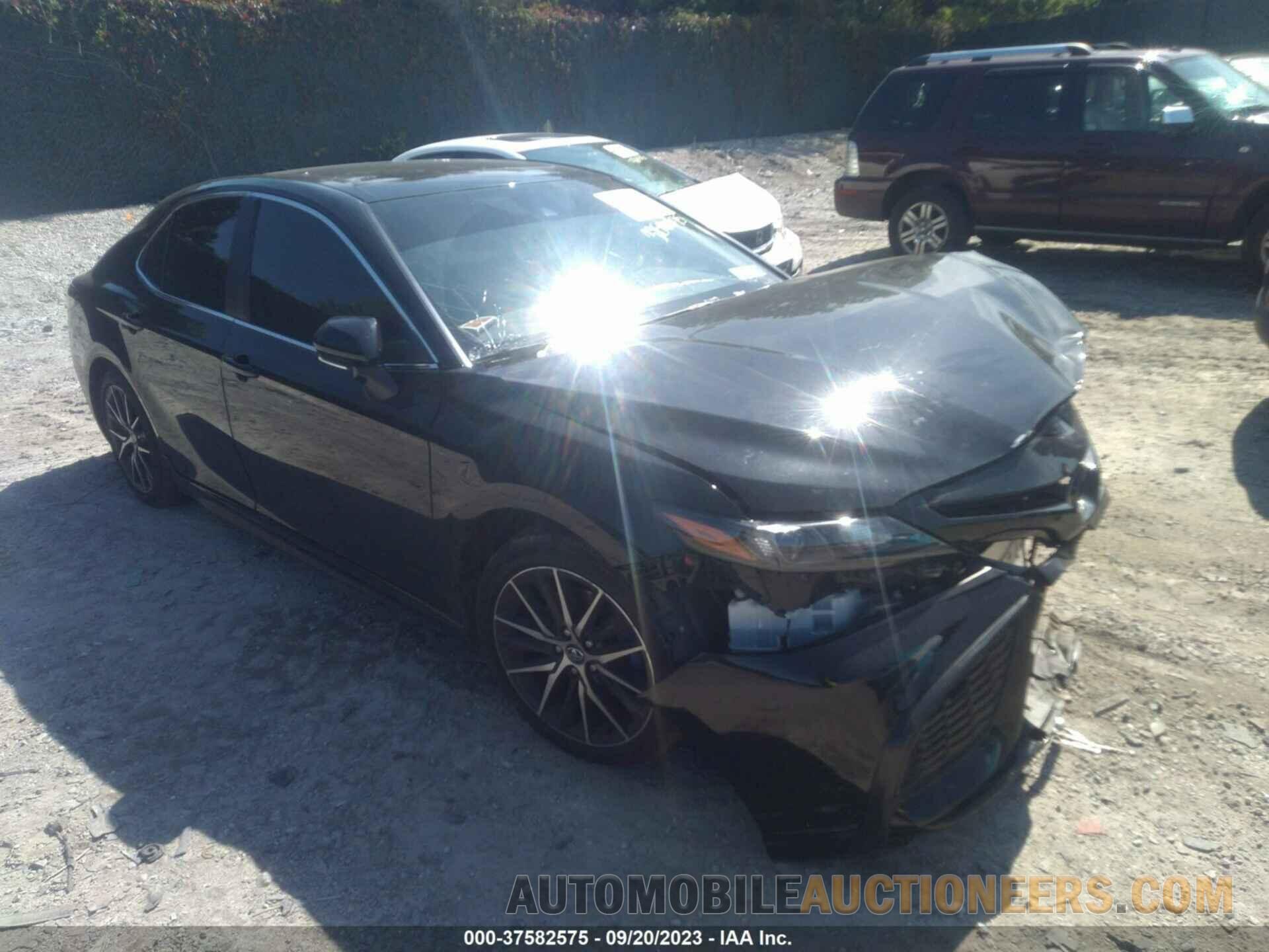 4T1T11AK2NU057215 TOYOTA CAMRY 2022