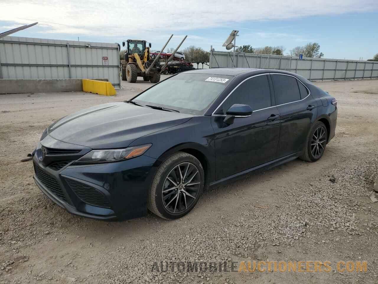 4T1T11AK4MU440877 TOYOTA CAMRY 2021