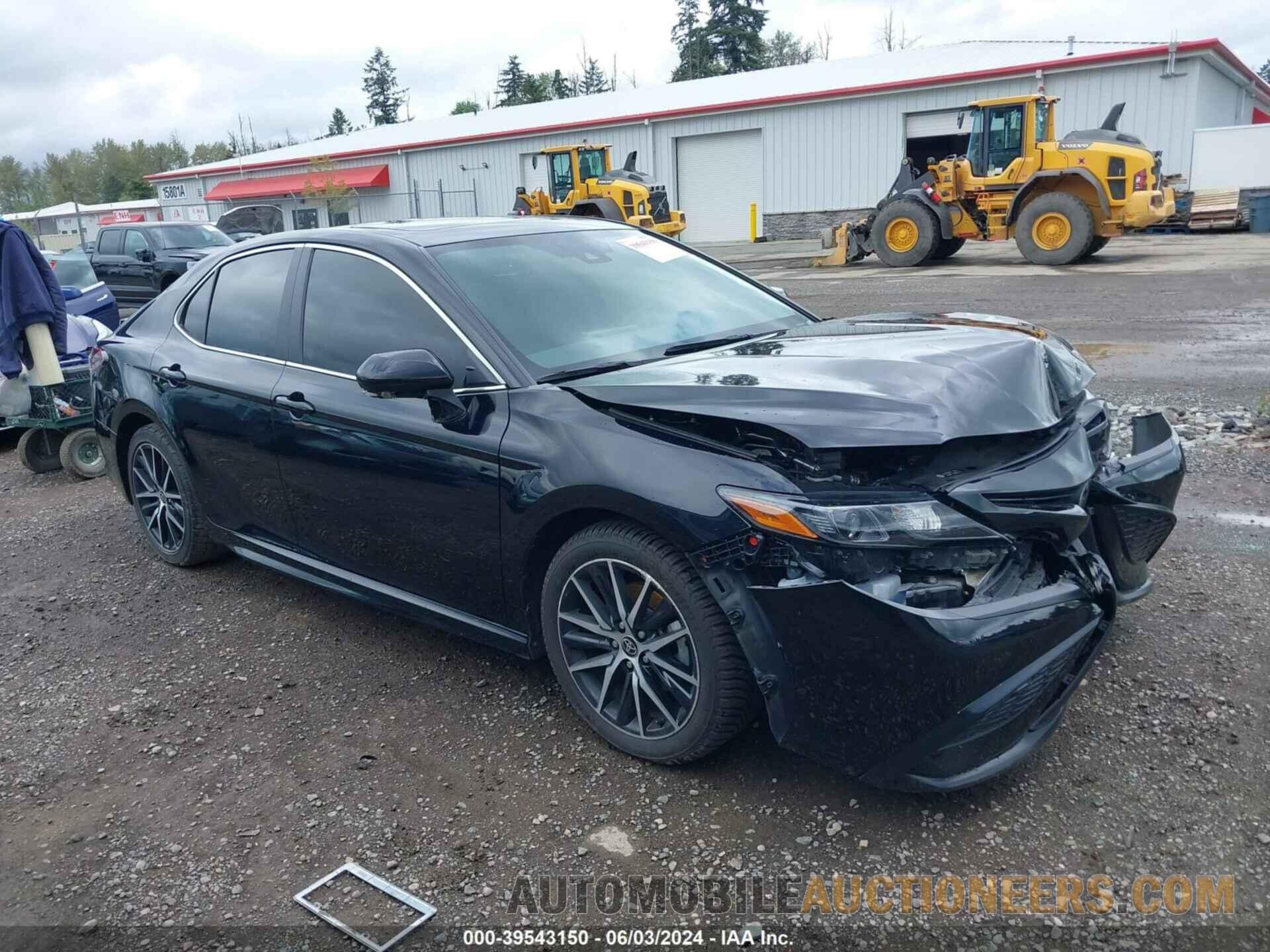 4T1T11AK4NU643625 TOYOTA CAMRY 2022