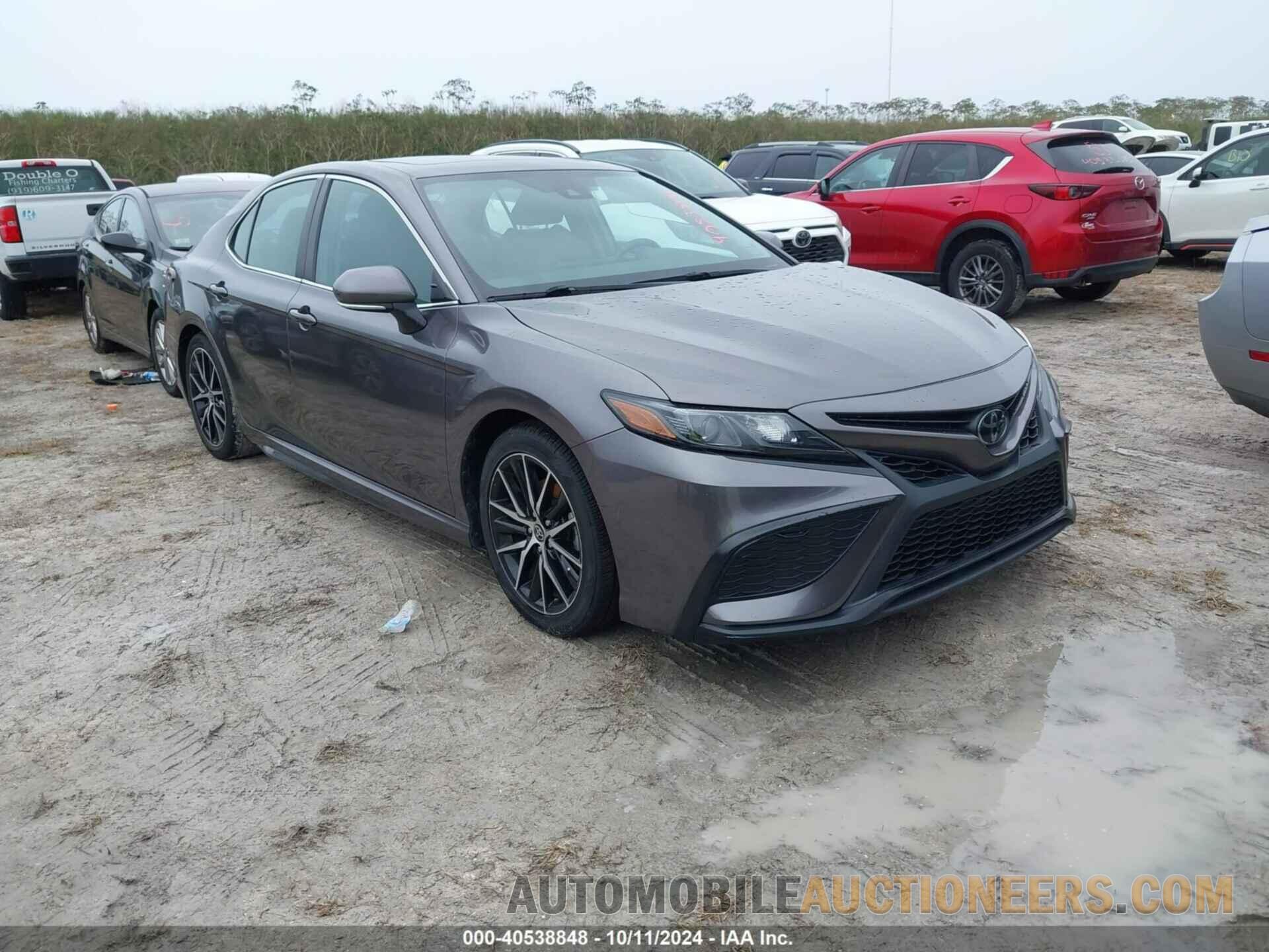 4T1T11AK5NU642354 TOYOTA CAMRY 2022