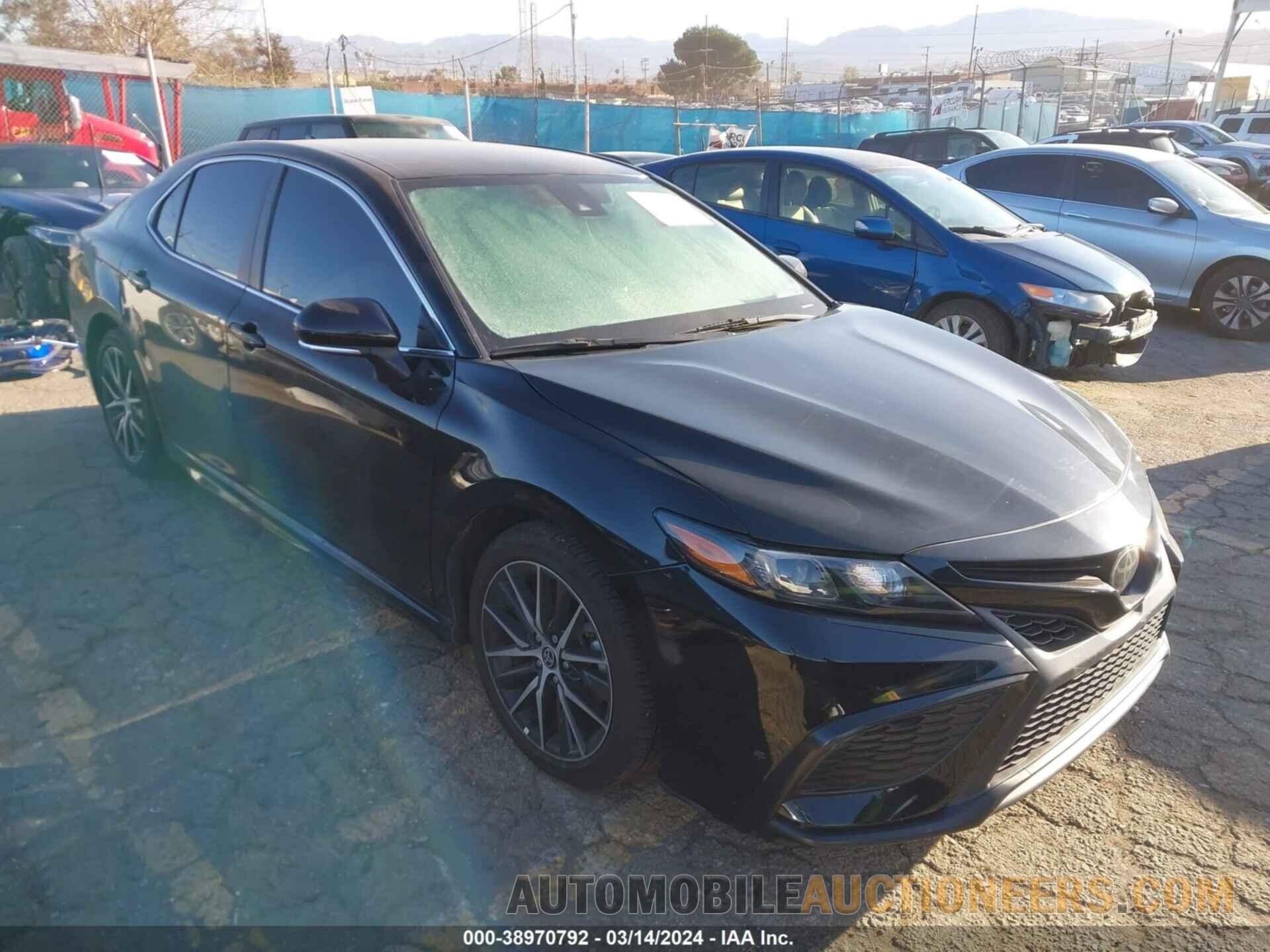 4T1T11AK5NU675130 TOYOTA CAMRY 2022