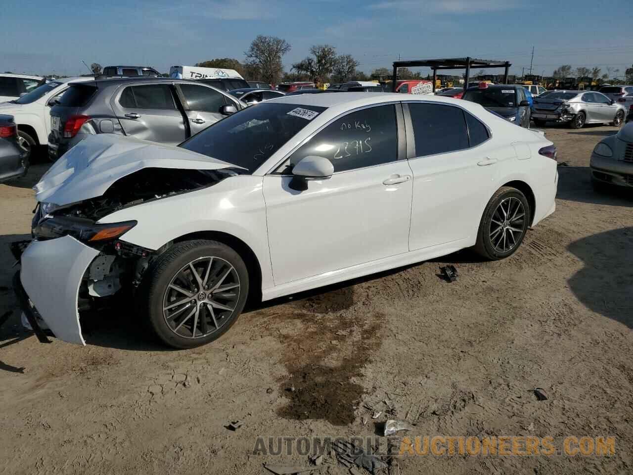 4T1T11AK8NU706192 TOYOTA CAMRY 2022