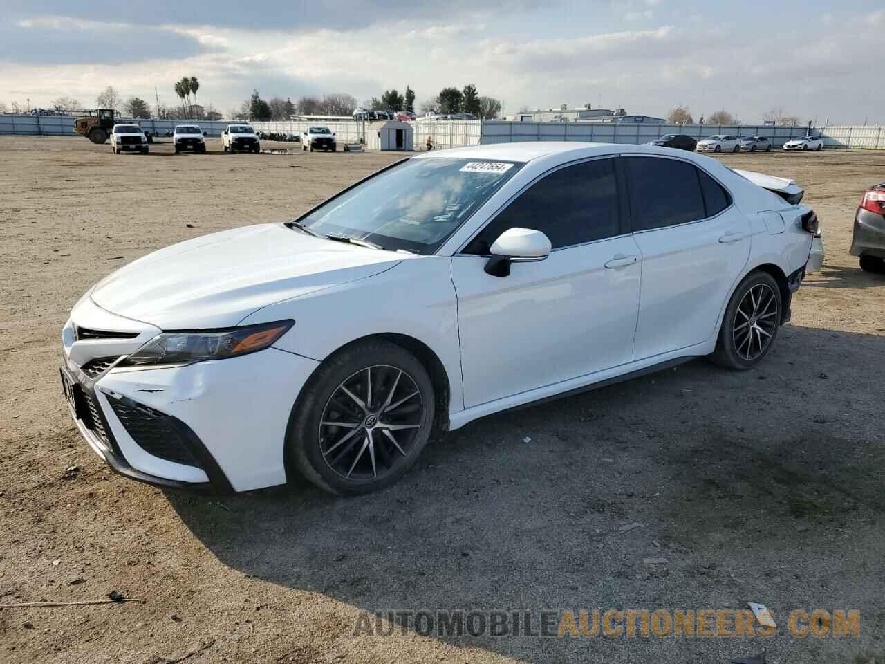 4T1T11BK2MU023272 TOYOTA CAMRY 2021