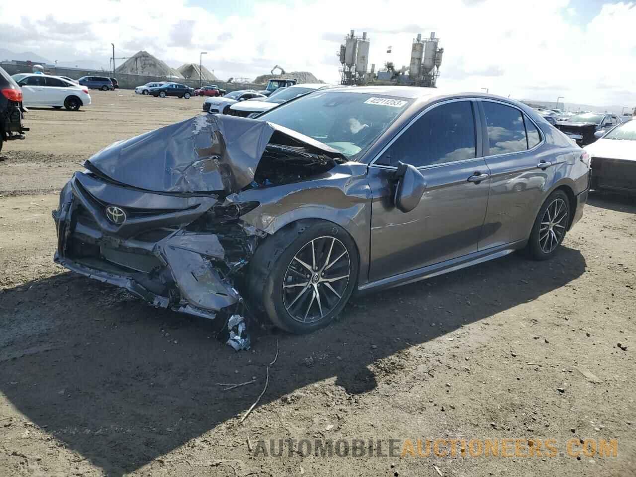 4T1T11BK2MU040671 TOYOTA CAMRY 2021