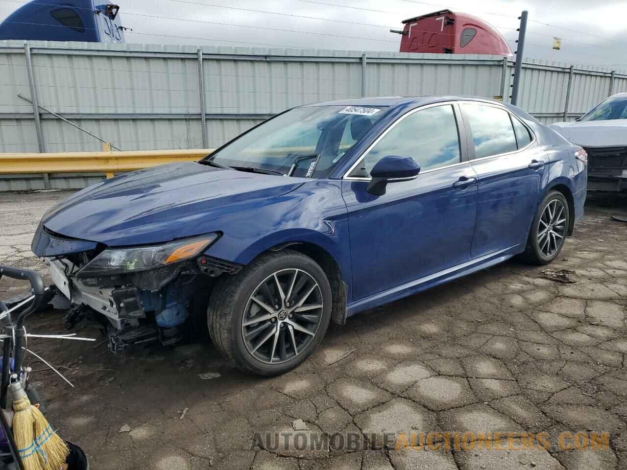 4T1T11BKXPU085572 TOYOTA CAMRY 2023