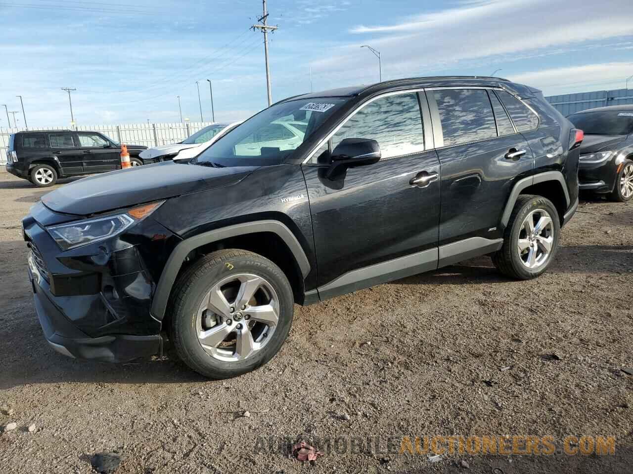 4T3D6RFV8MU032011 TOYOTA RAV4 2021