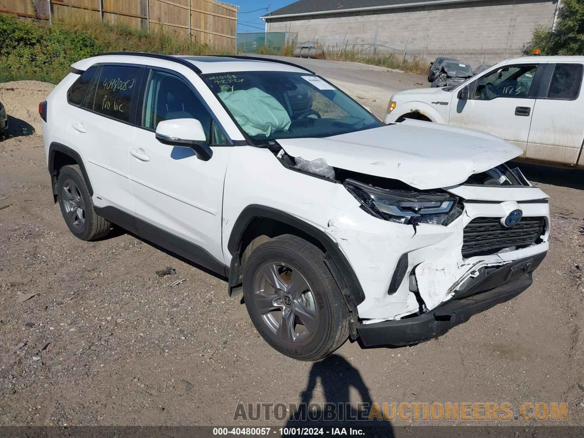 4T3RWRFVXRU132060 TOYOTA RAV4 2024