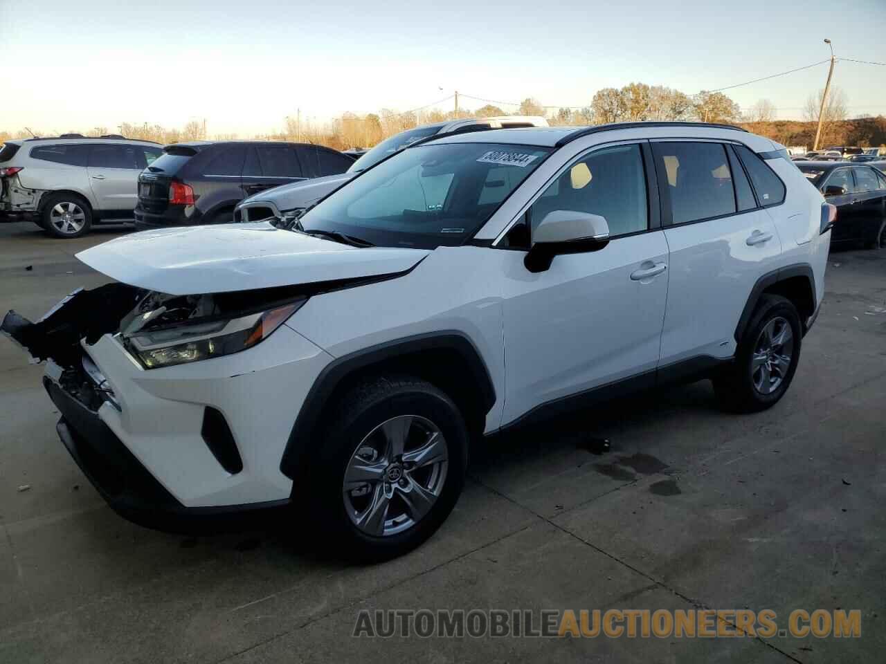 4T3RWRFVXRU137808 TOYOTA RAV4 2024