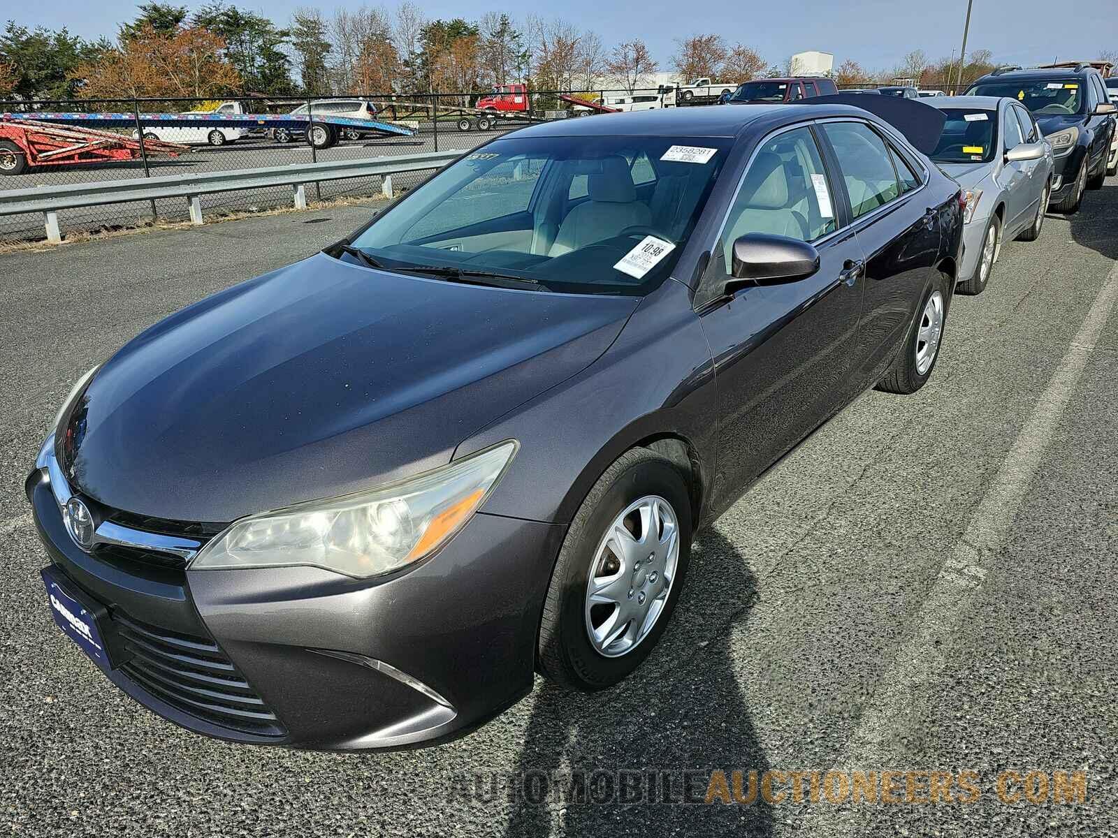 4T4BF1FK2FR458275 Toyota Camry 2015