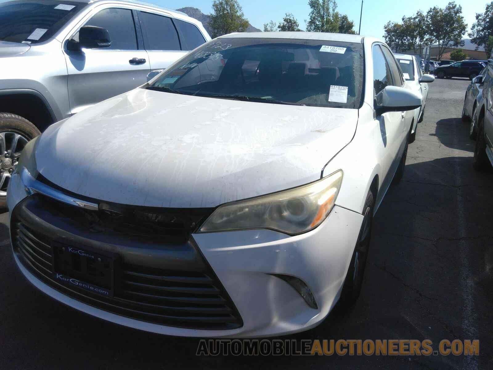 4T4BF1FK2FR468305 Toyota Camry 2015