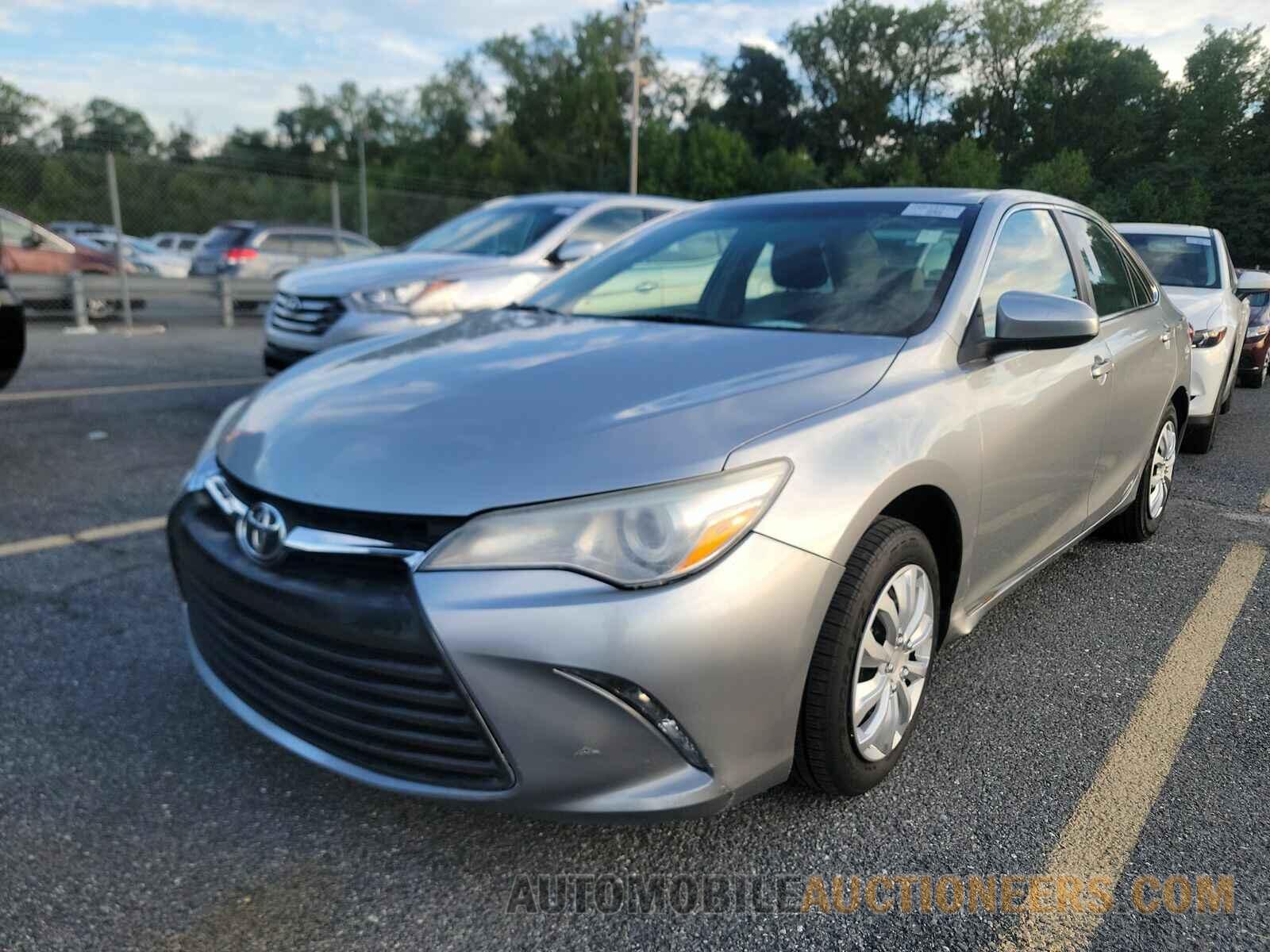 4T4BF1FK4FR477622 Toyota Camry 2015