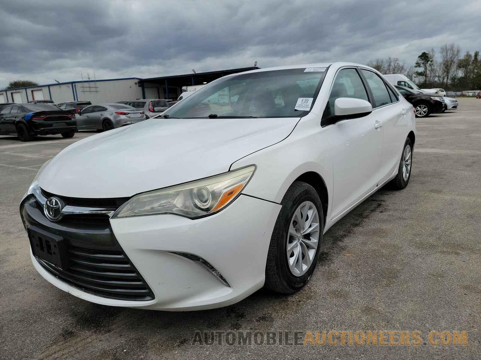 4T4BF1FK8FR482810 Toyota Camry 2015