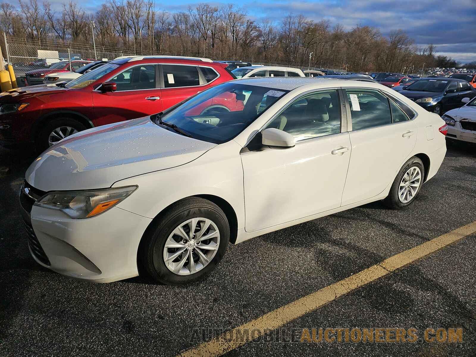 4T4BF1FKXFR481528 Toyota Camry 2015