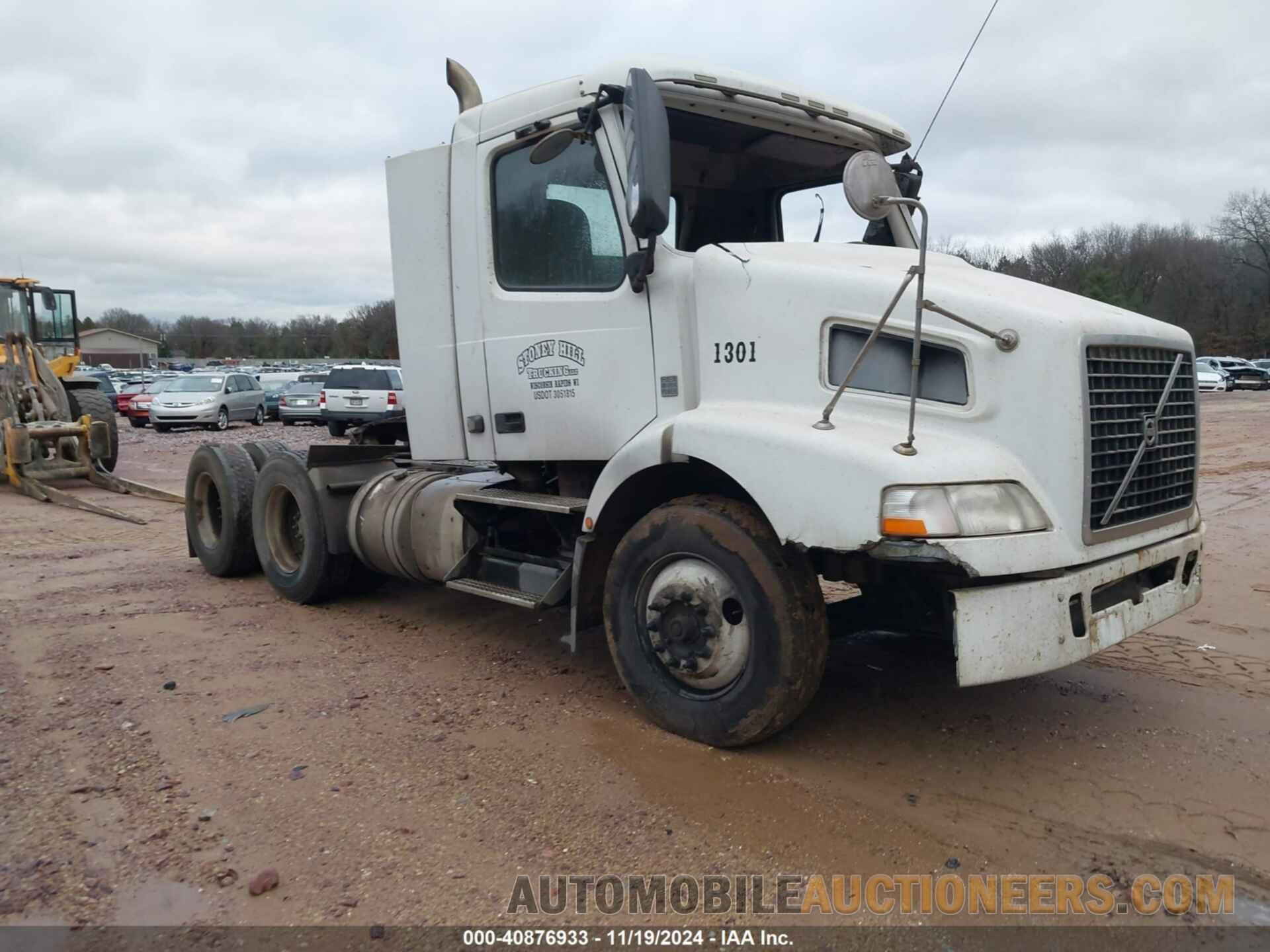 4V4MC9EH8DN564231 VOLVO VN 2013