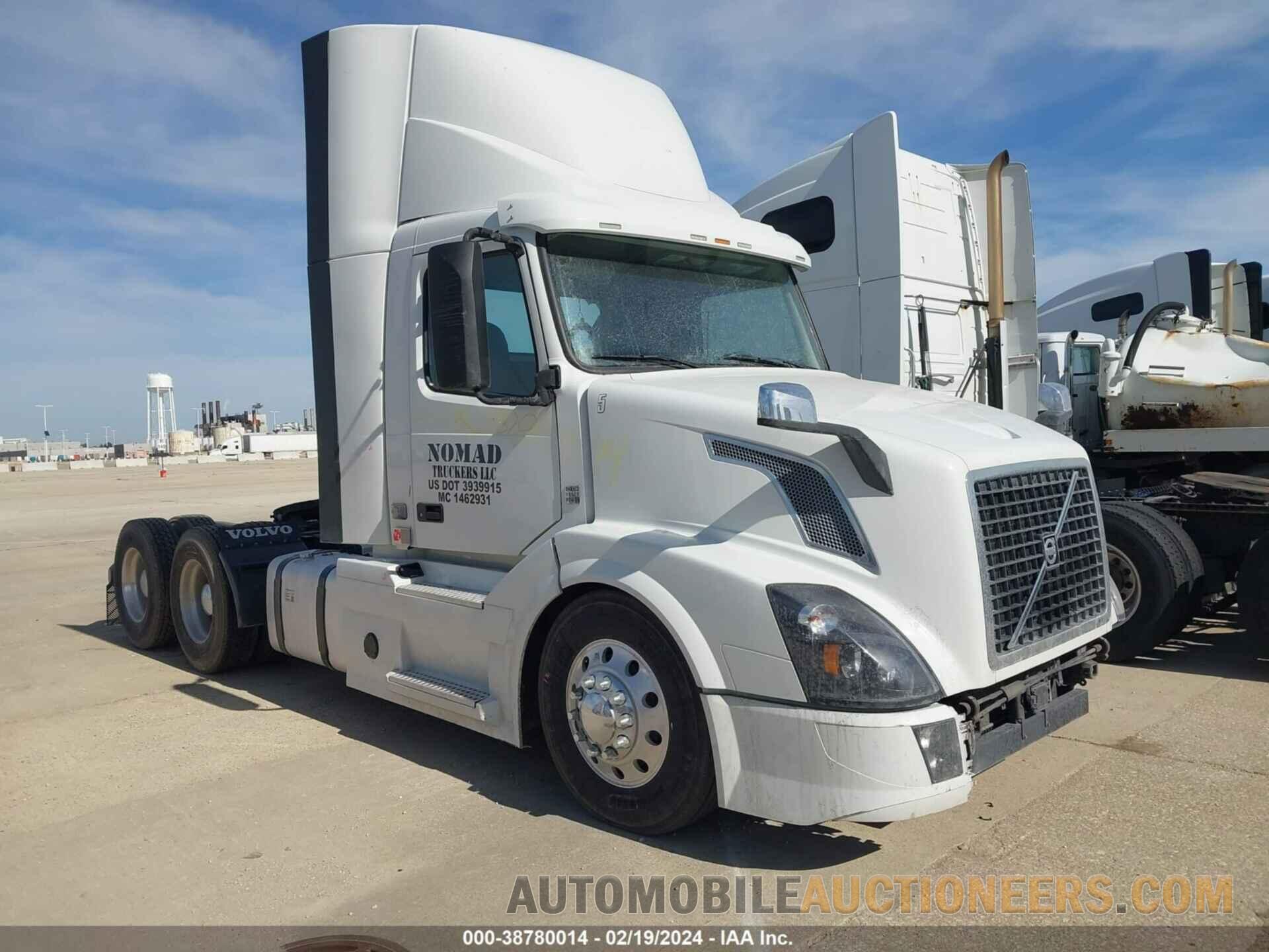 4V4N99EH8HN974679 VOLVO VNL 2017