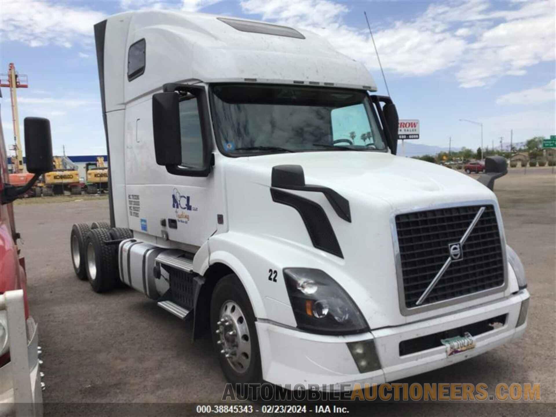 4V4N99EH8HN975993 VOLVO VNL 2017