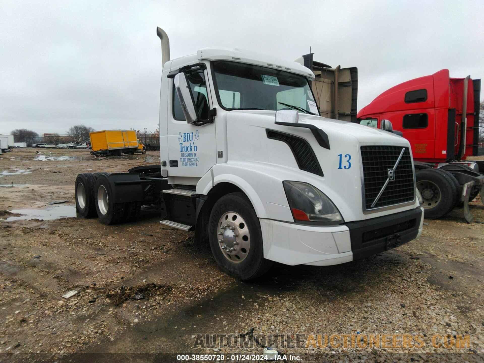 4V4NC9EG3JN893703 VOLVO VNL 2018