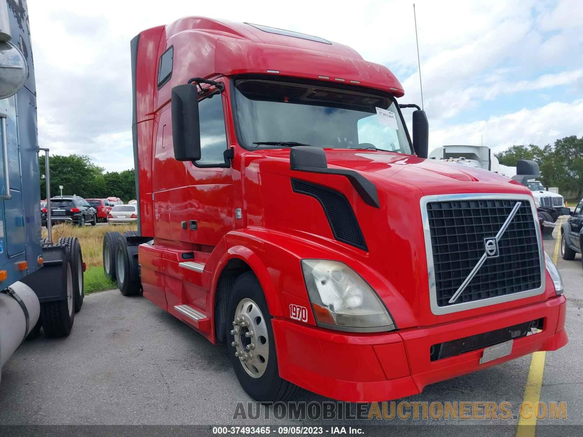 4V4NC9EG6FN190779 VOLVO VN 2015