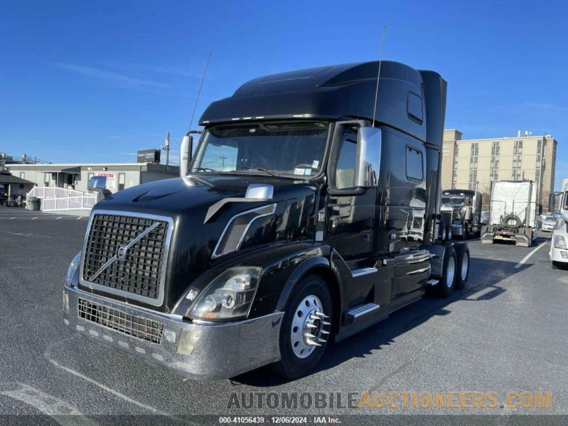 4V4NC9EH0FN175882 VOLVO VN 2015