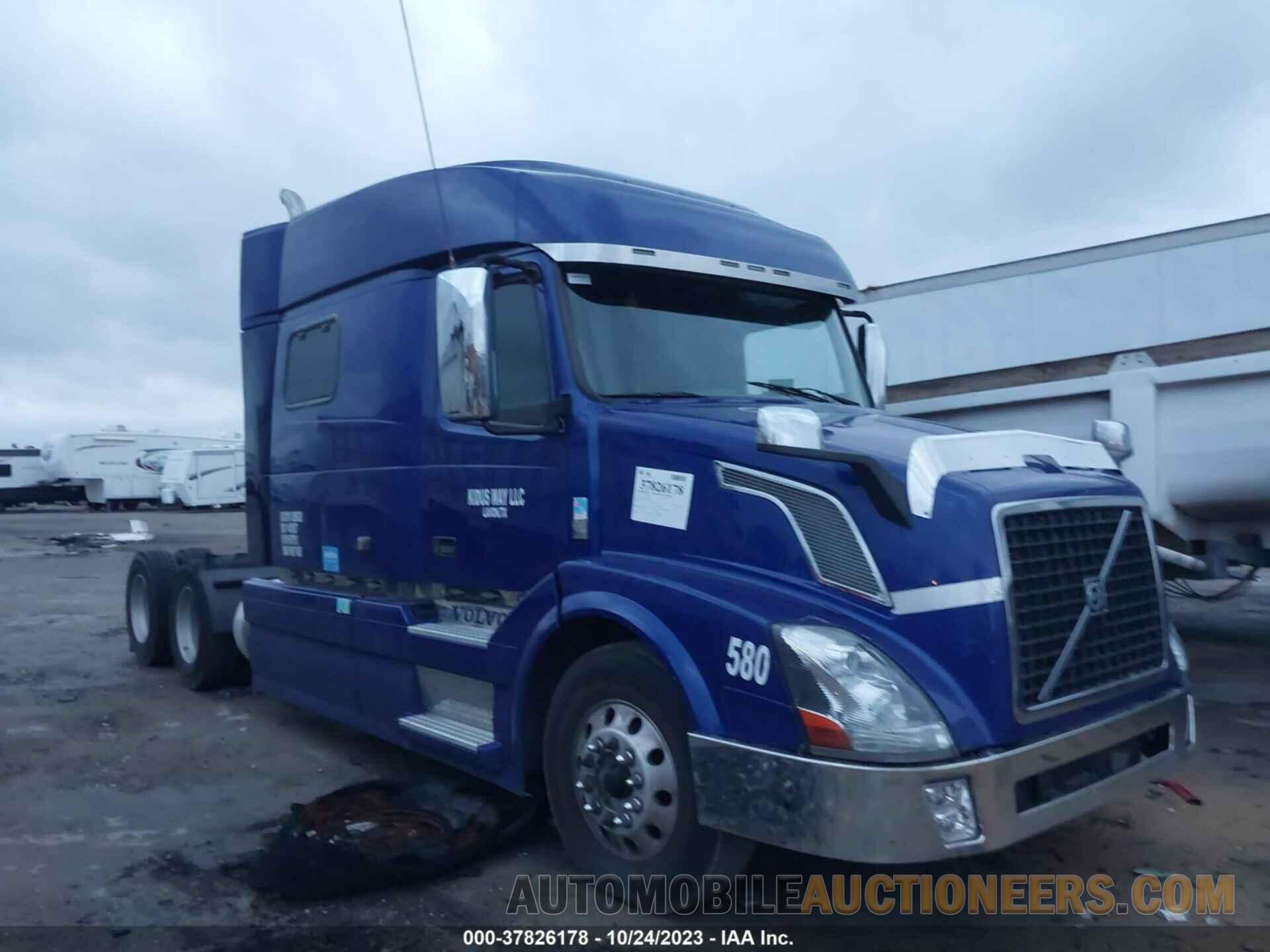 4V4NC9EH1FN917495 VOLVO VN 2015