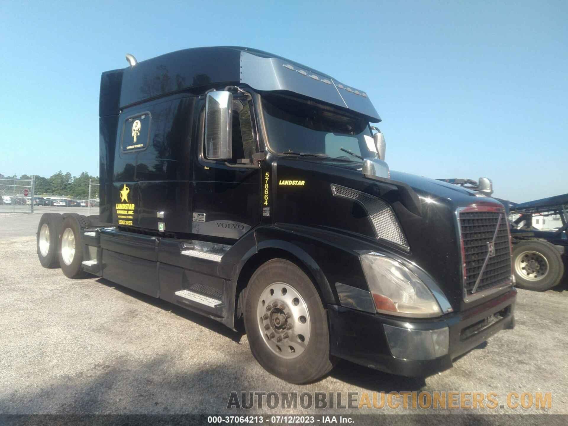 4V4NC9EH1FN927475 VOLVO VN 2015