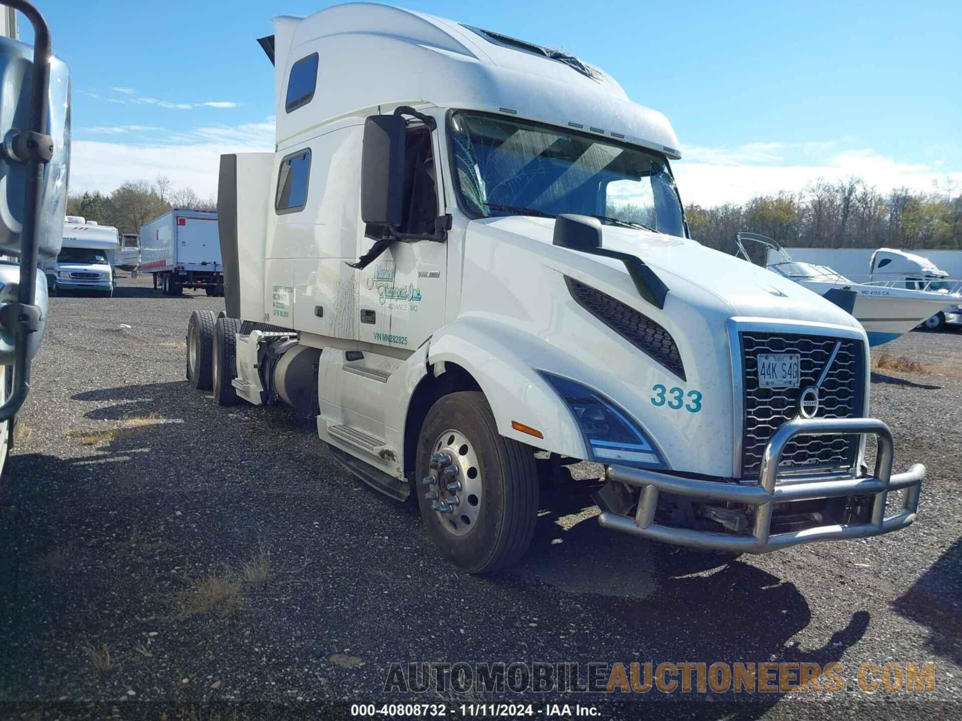 4V4NC9EH1MN282825 VOLVO VNL 2021