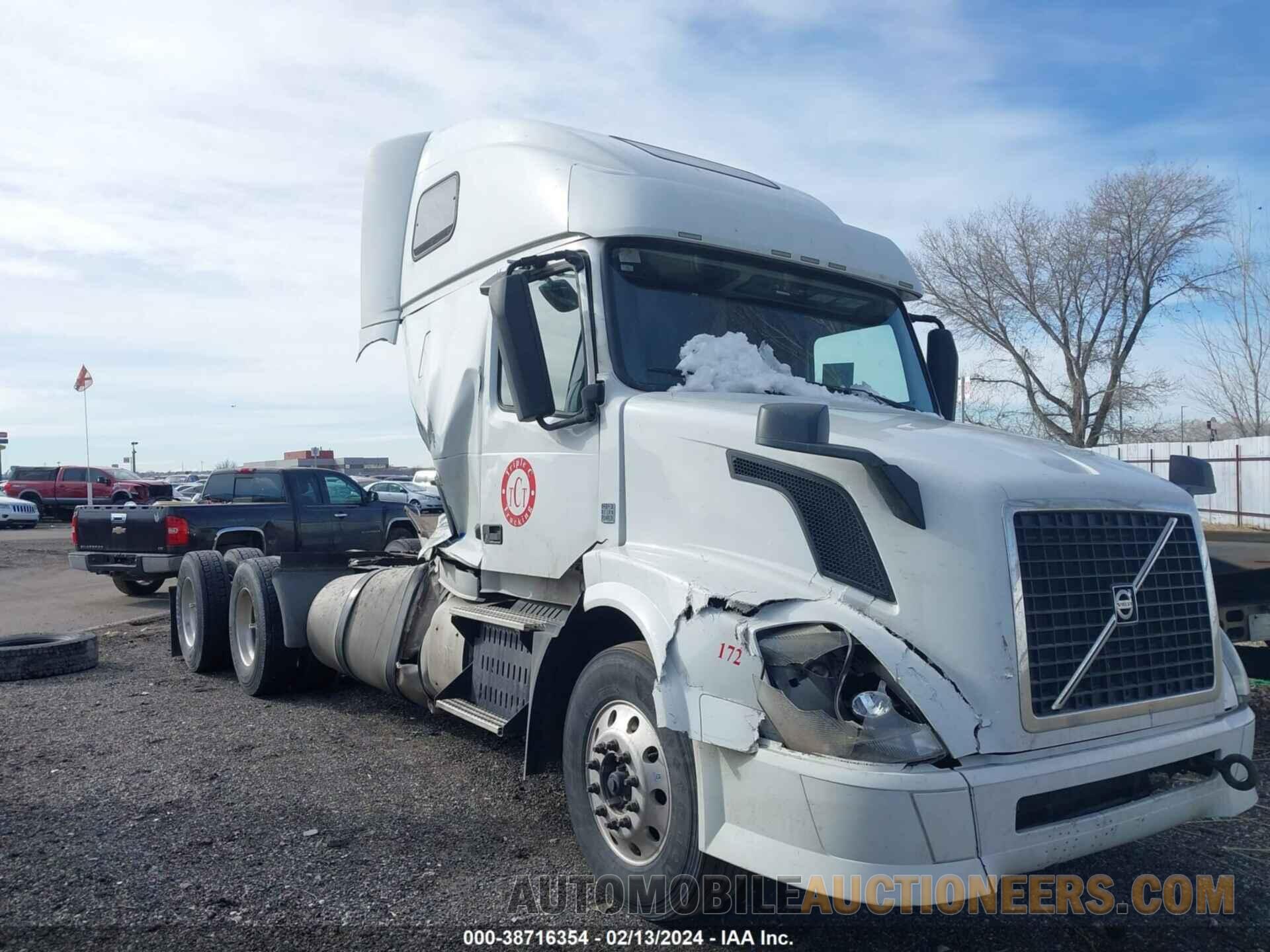 4V4NC9EH2FN149199 VOLVO VN 2015