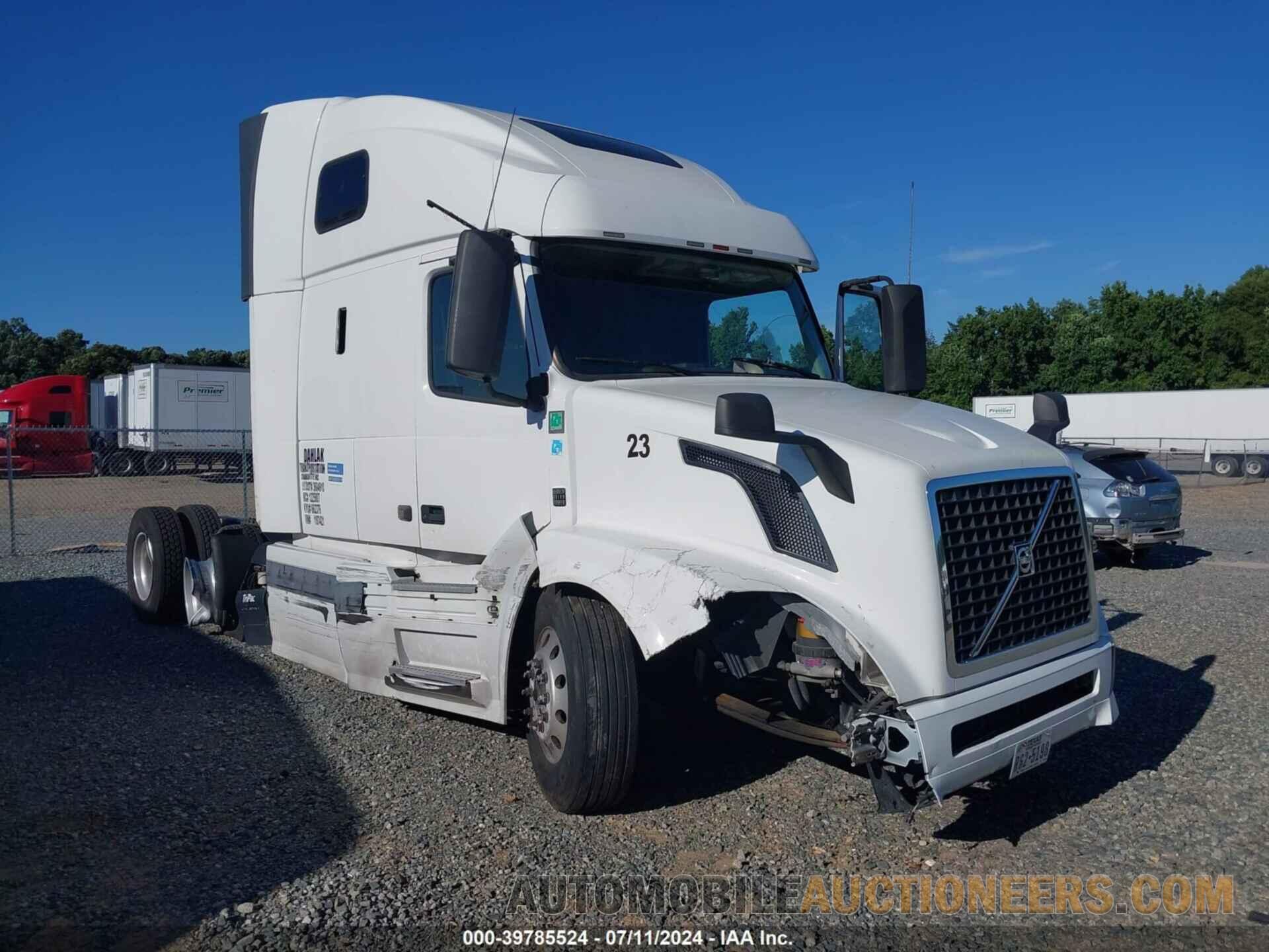 4V4NC9EH2FN187421 VOLVO VN 2015