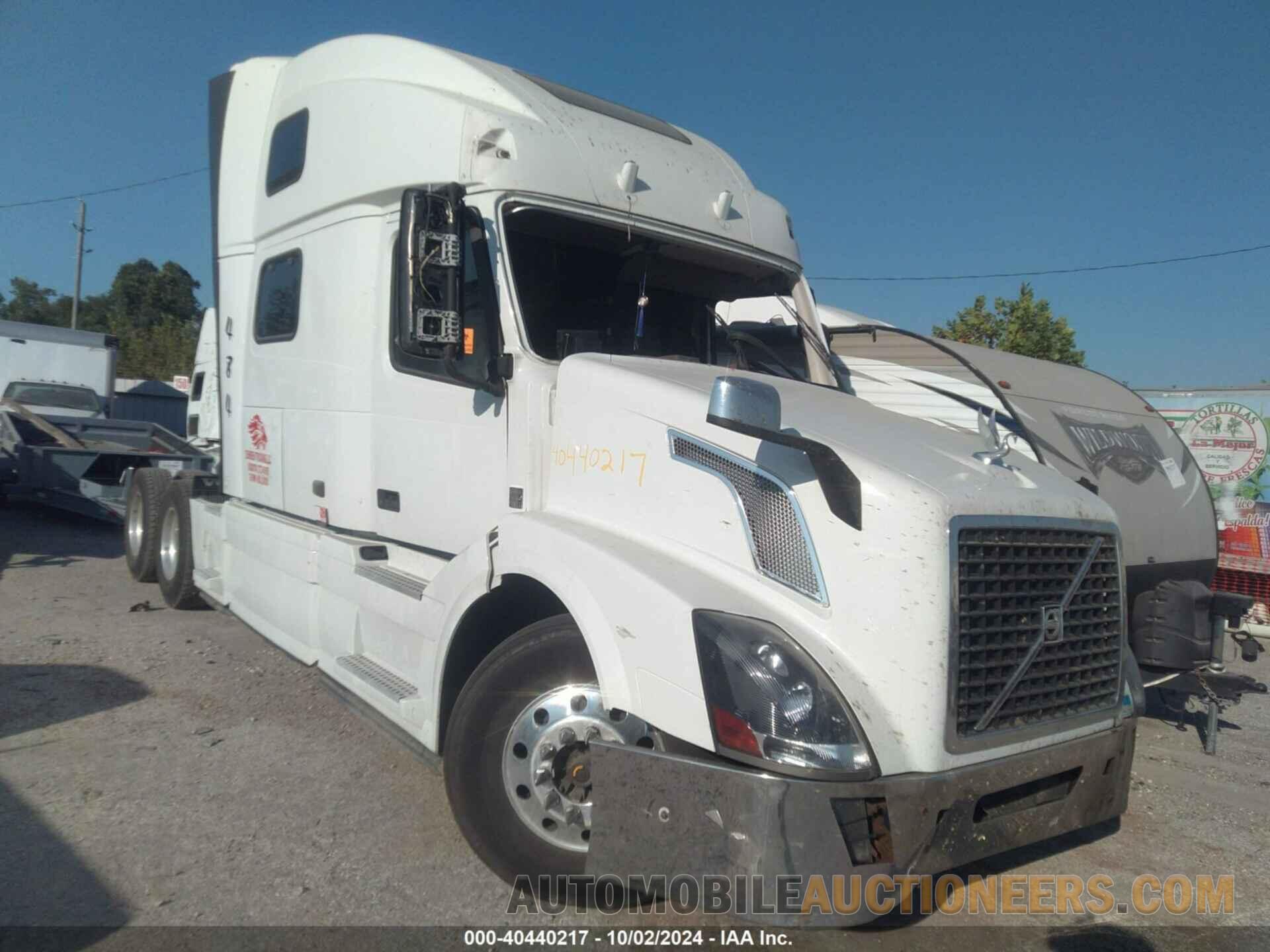 4V4NC9EH2GN958008 VOLVO VN 2016