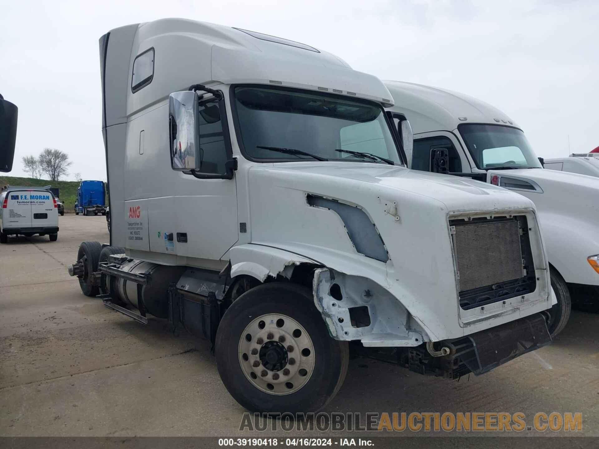 4V4NC9EH2JN887819 VOLVO VNL 2018